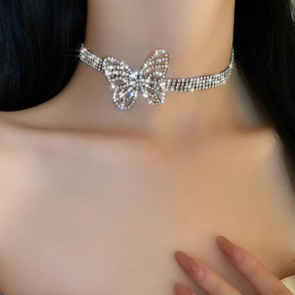 🌟 Rhinestone Butterfly 🦋 Platinum Plated Choker 14K Gold - Picture 2 of 4